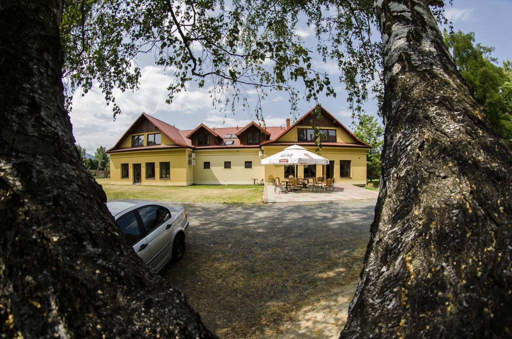 Pensjonat Lew Jaskiniowy Stronie Slaskie Exterior photo
